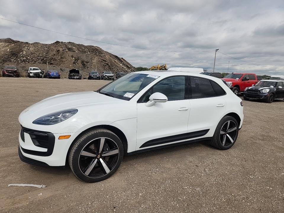 2023 Porsche Macan Base AWD
