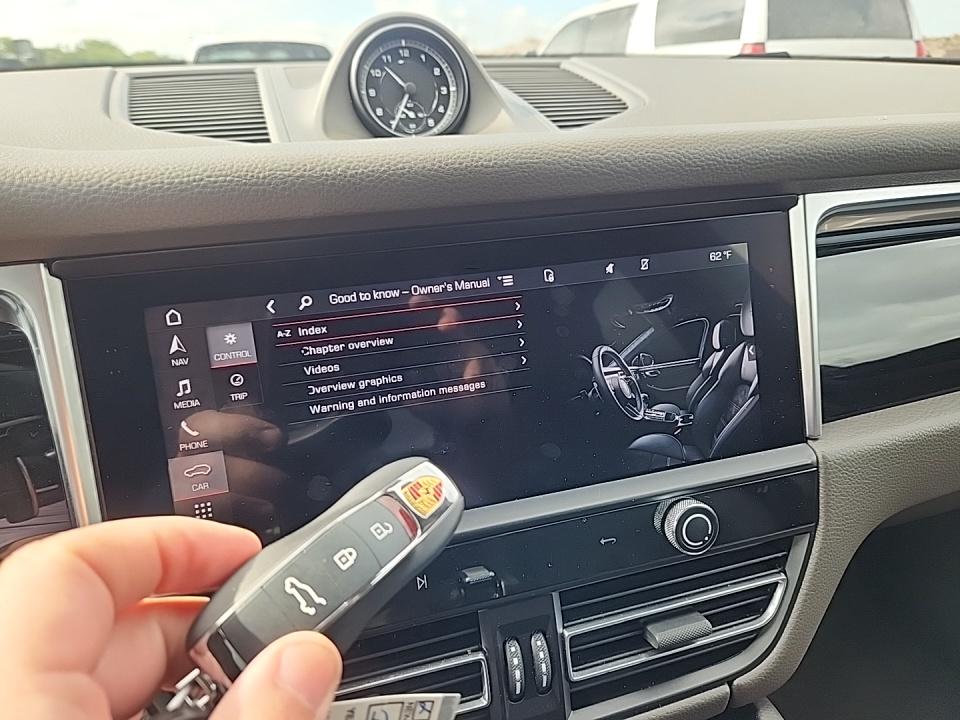 2023 Porsche Macan Base AWD