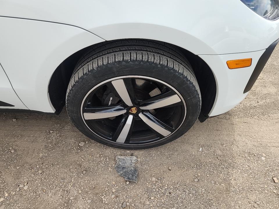 2023 Porsche Macan Base AWD