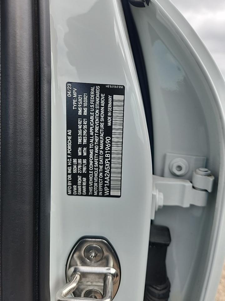 2023 Porsche Macan Base AWD