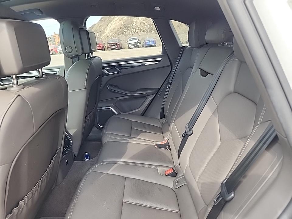 2023 Porsche Macan Base AWD