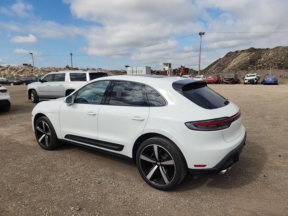 2023 Porsche Macan Base AWD