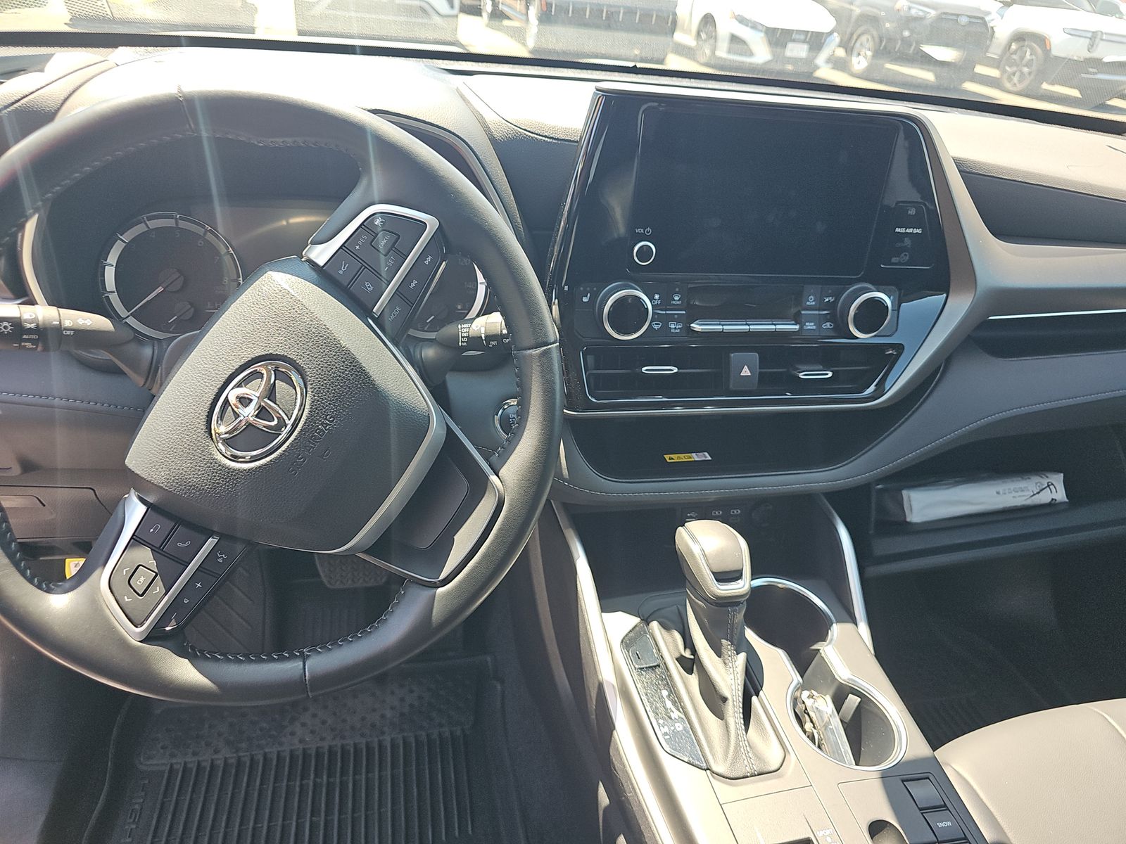 2023 Toyota Highlander XLE FWD