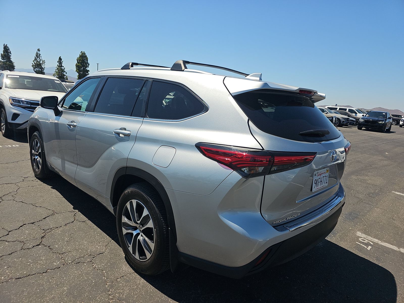 2023 Toyota Highlander XLE FWD