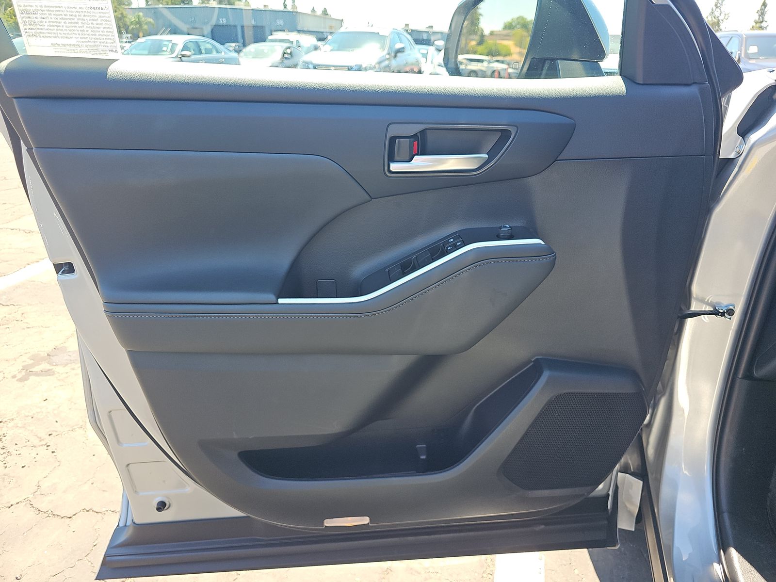 2023 Toyota Highlander XLE FWD