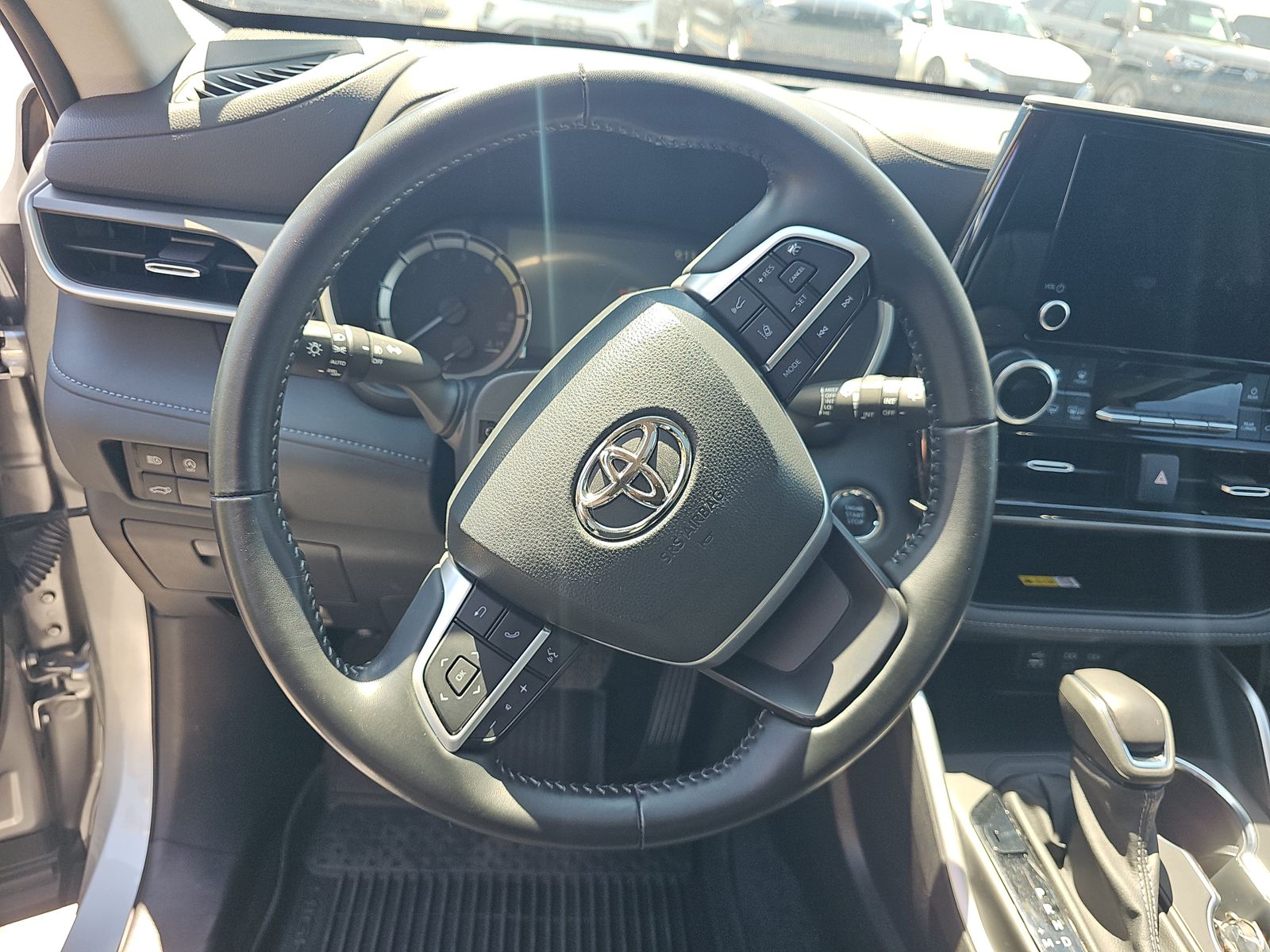 2023 Toyota Highlander XLE FWD