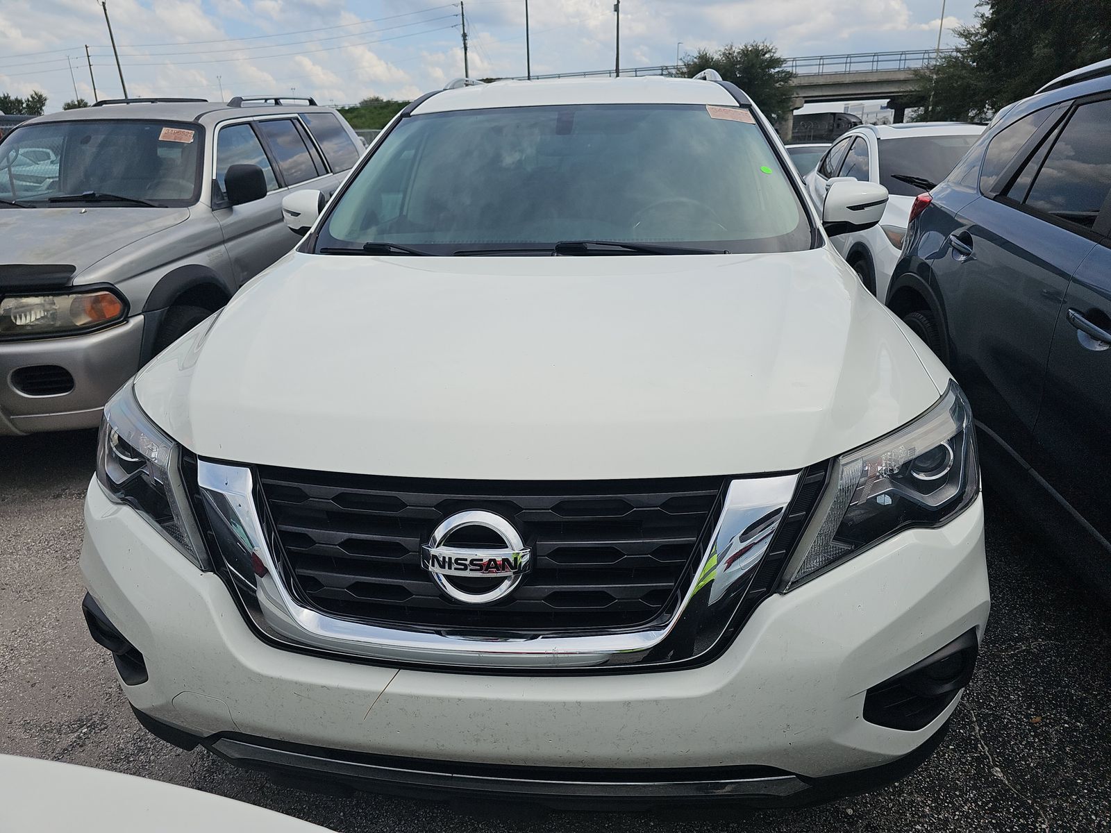 2019 Nissan Pathfinder SV FWD