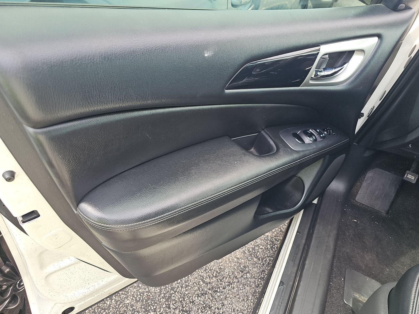 2019 Nissan Pathfinder SV FWD