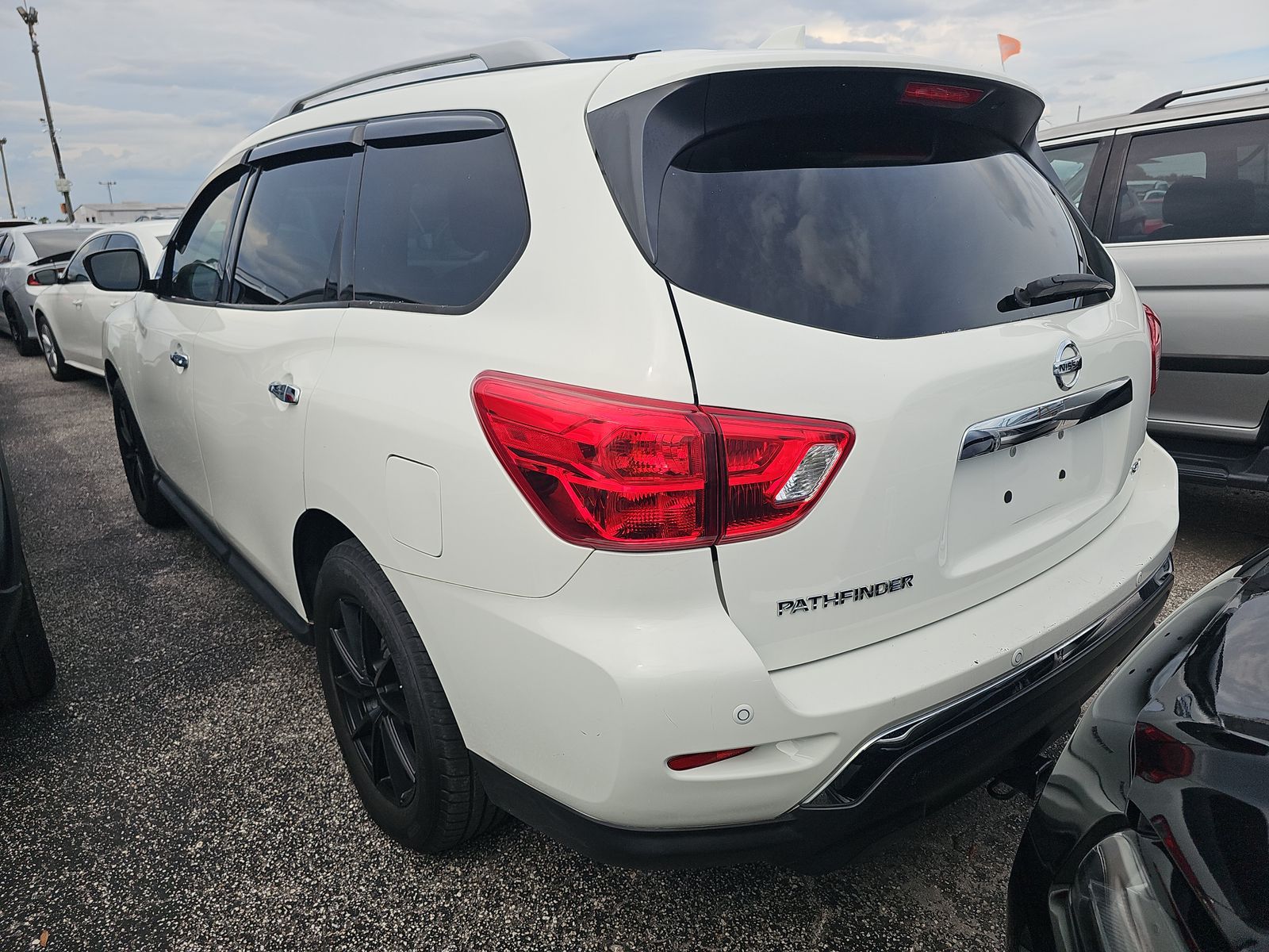 2019 Nissan Pathfinder SV FWD