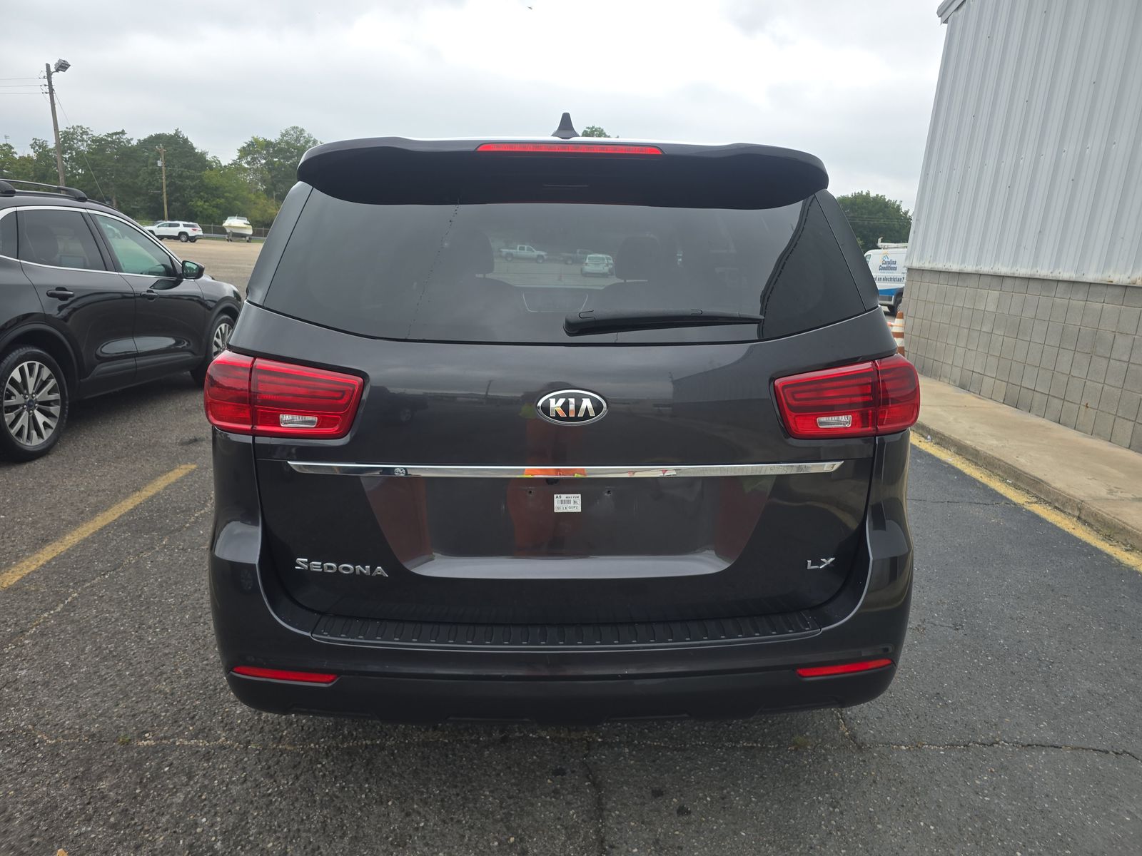 2021 Kia Sedona LX FWD