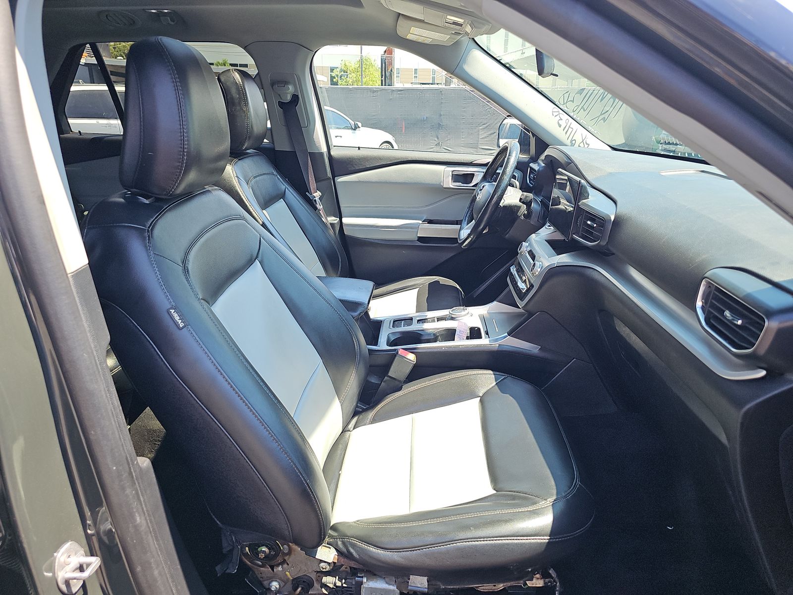 2022 Ford Explorer XLT RWD