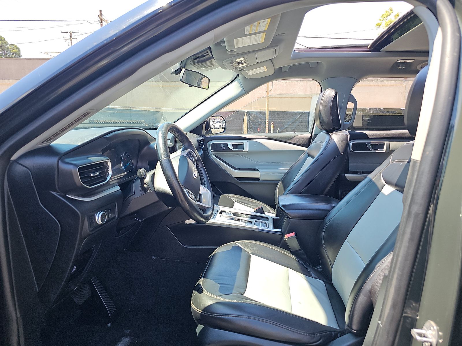 2022 Ford Explorer XLT RWD