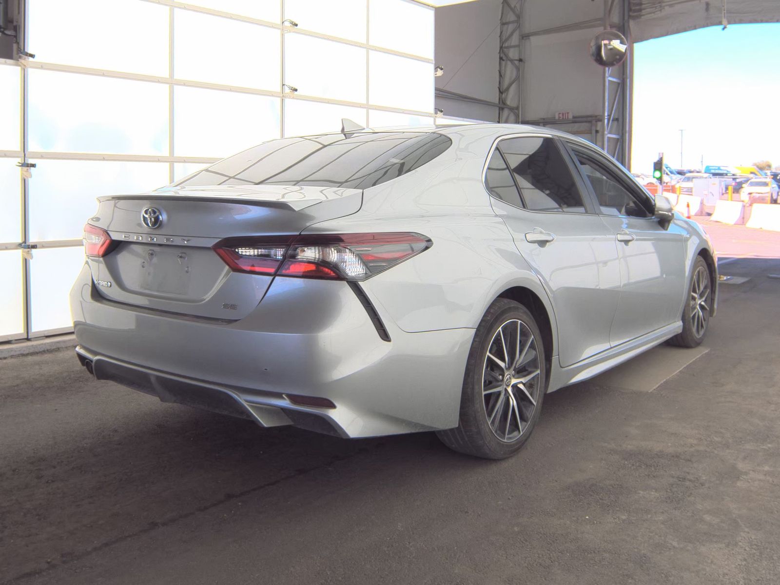 2021 Toyota Camry Hybrid SE FWD
