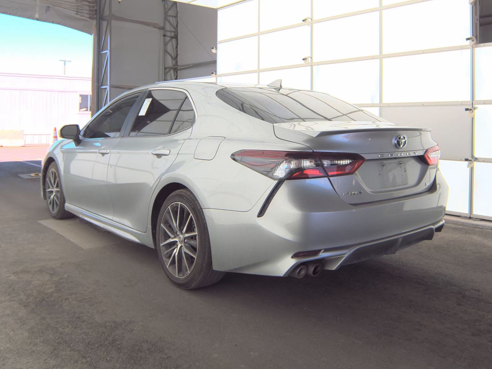 2021 Toyota Camry Hybrid SE FWD