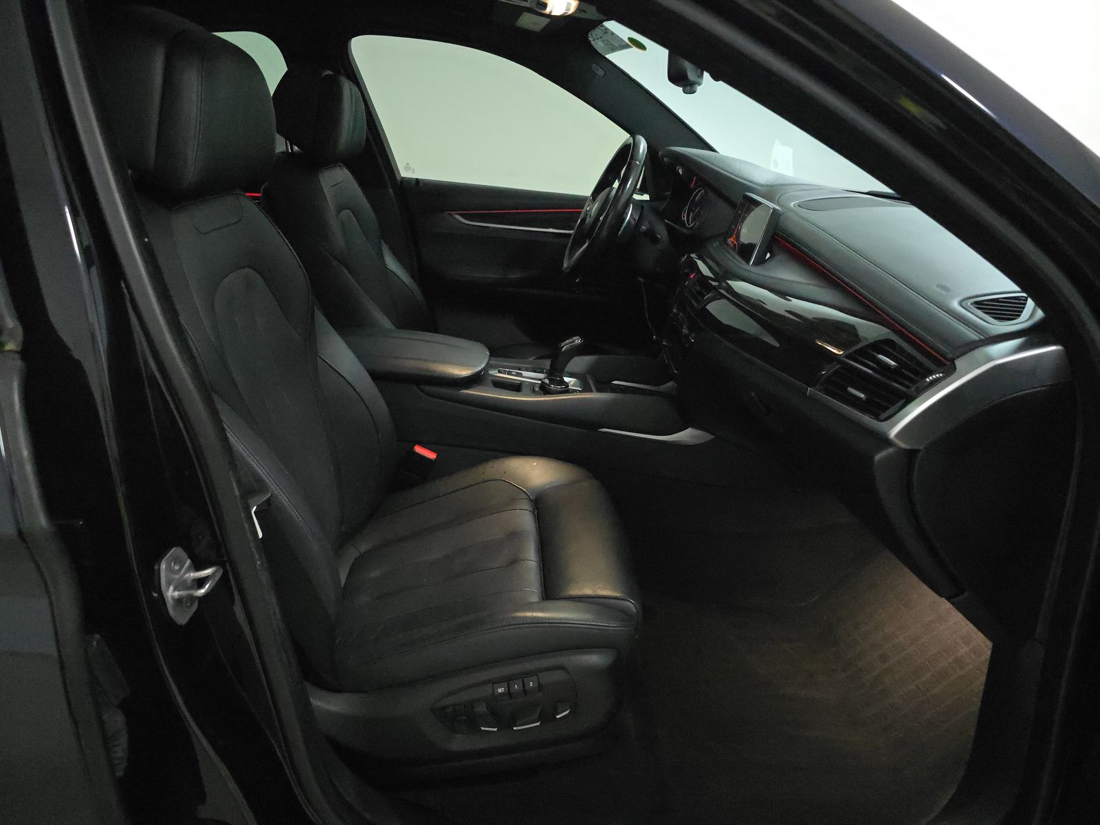 2016 BMW X6 xDrive50i AWD