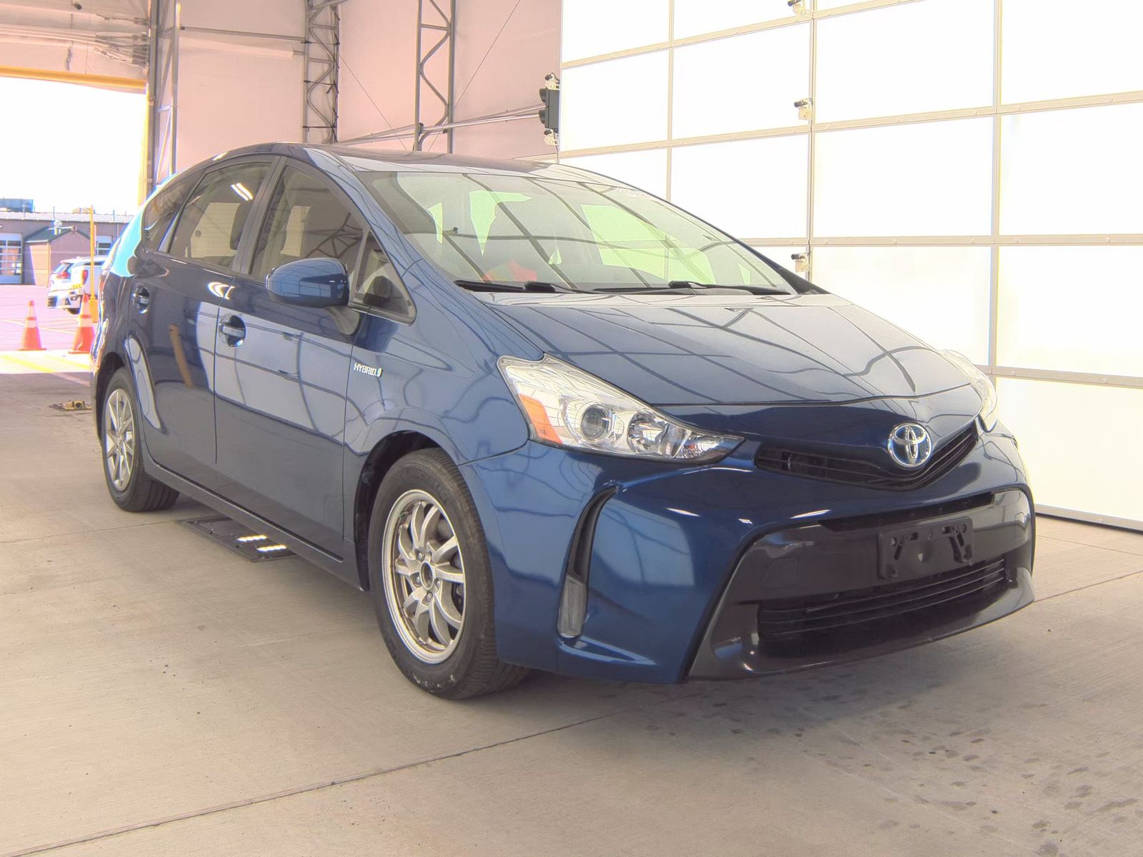 2015 Toyota Prius v Three FWD