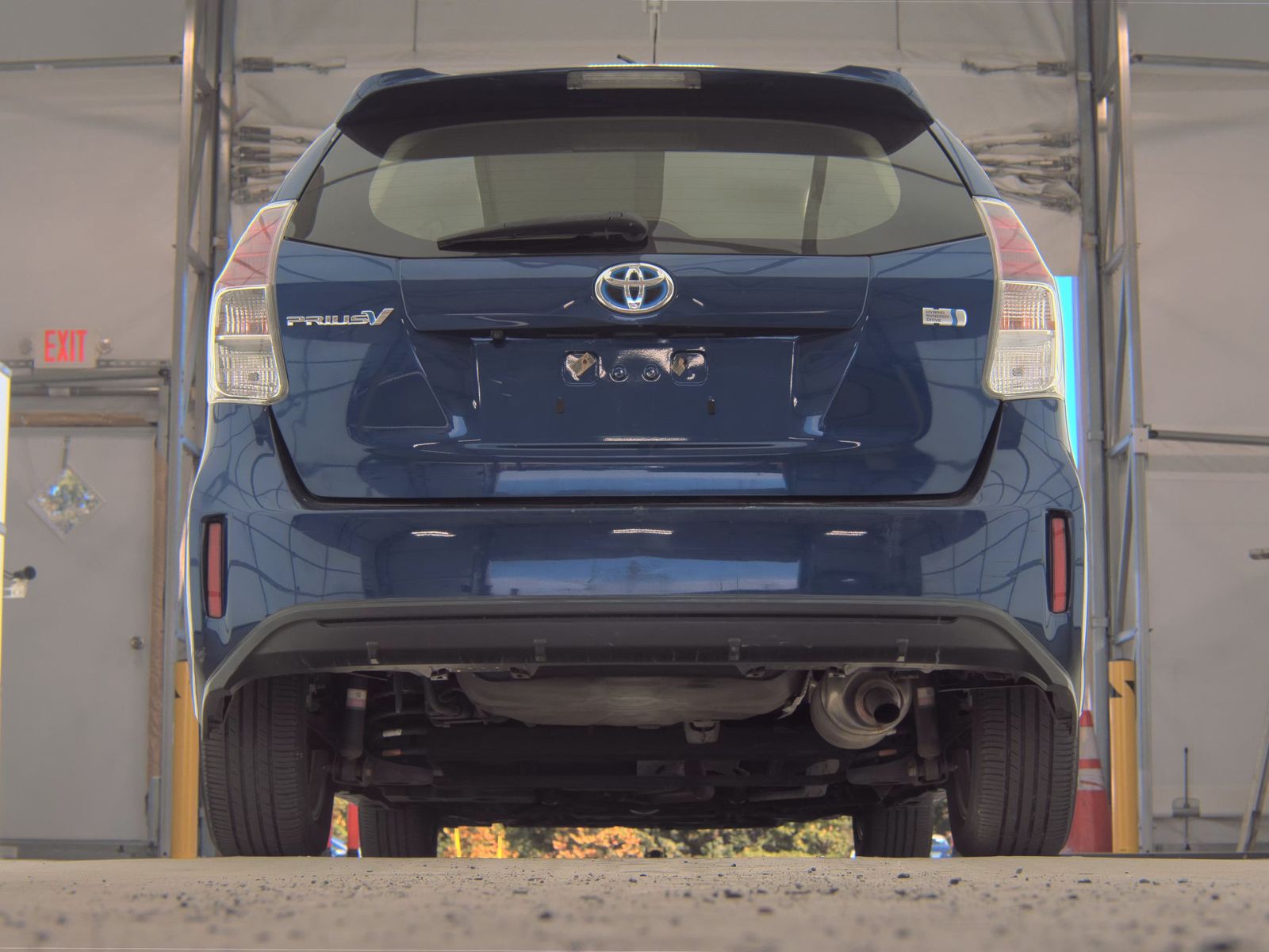 2015 Toyota Prius v Three FWD