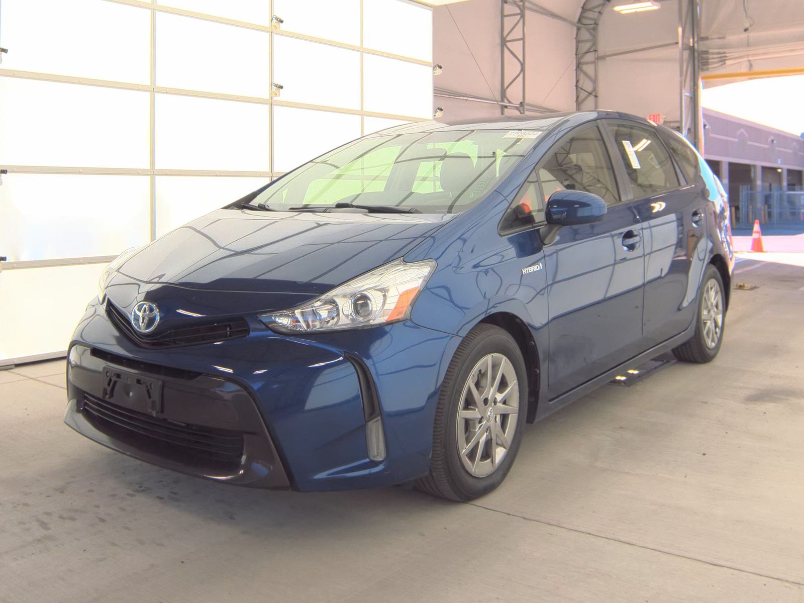 2015 Toyota Prius v Three FWD