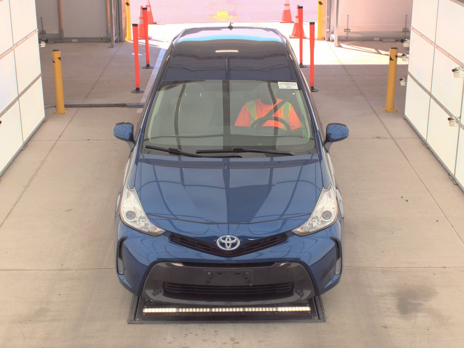 2015 Toyota Prius v Three FWD