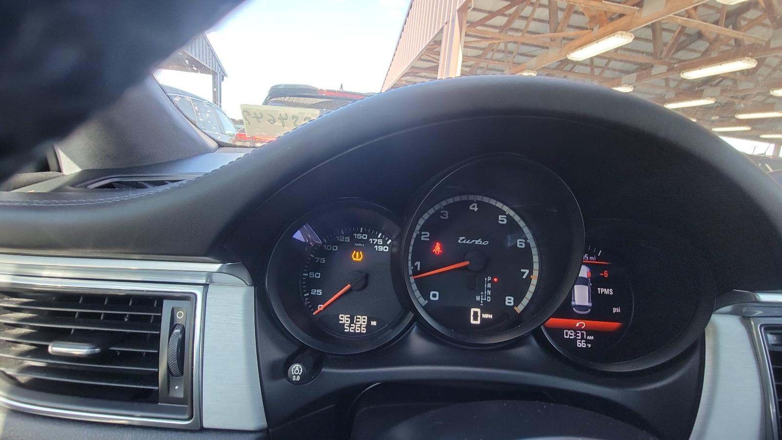 2015 Porsche Macan Turbo AWD