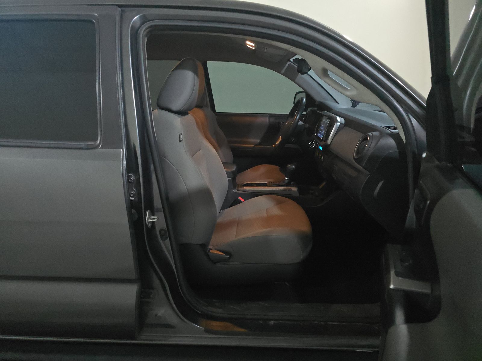 2022 Toyota Tacoma SR5 RWD