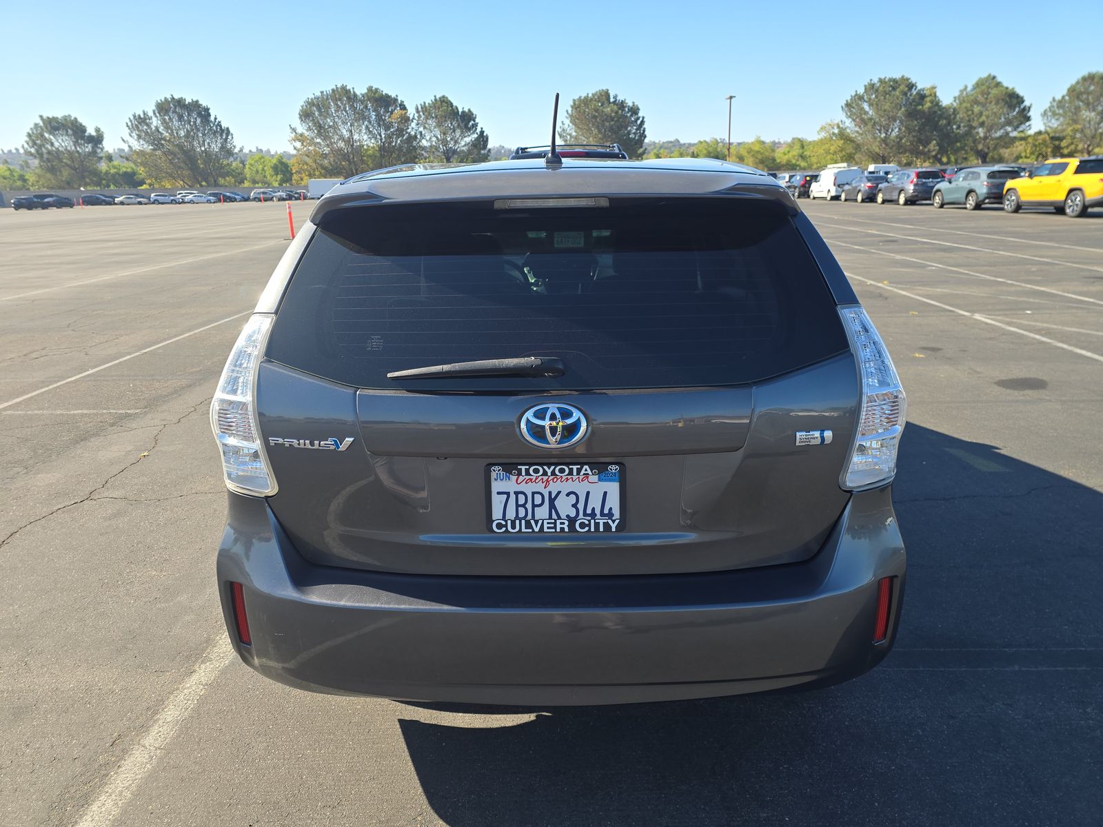 2013 Toyota Prius v Two FWD