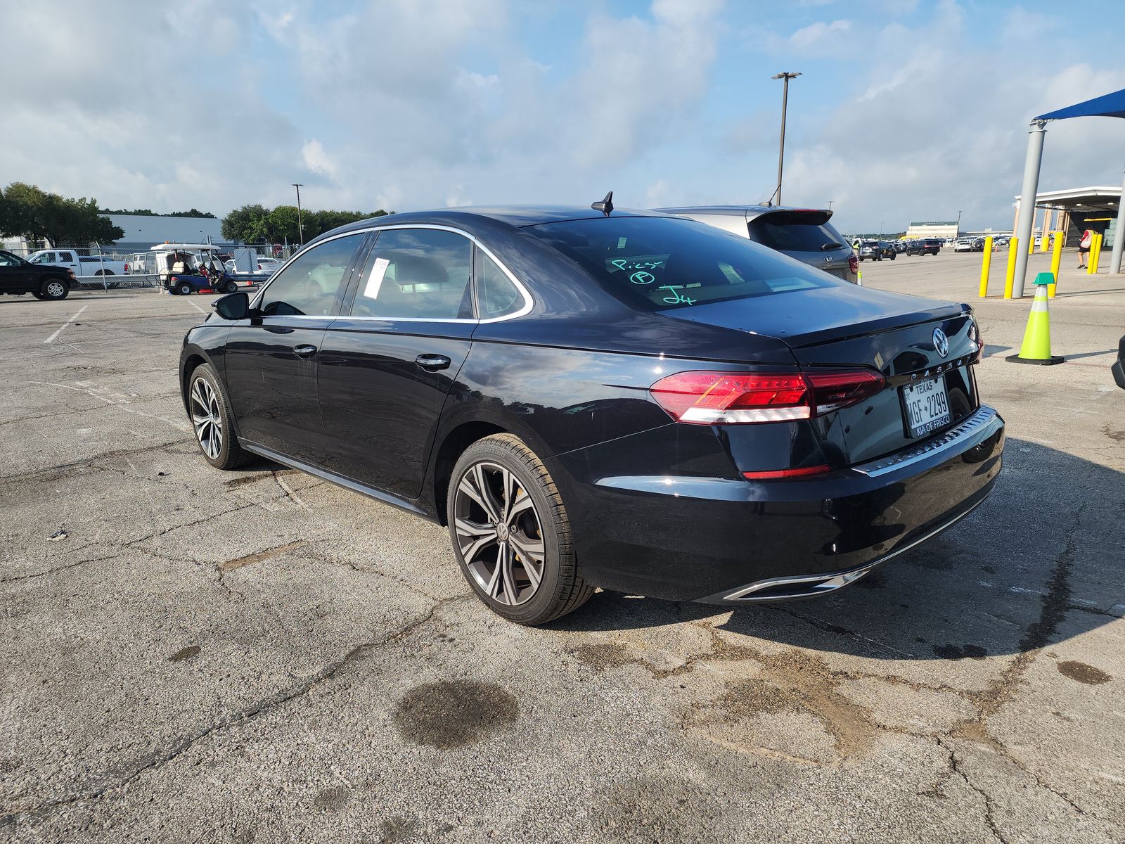 2022 Volkswagen Passat 2.0T SE FWD