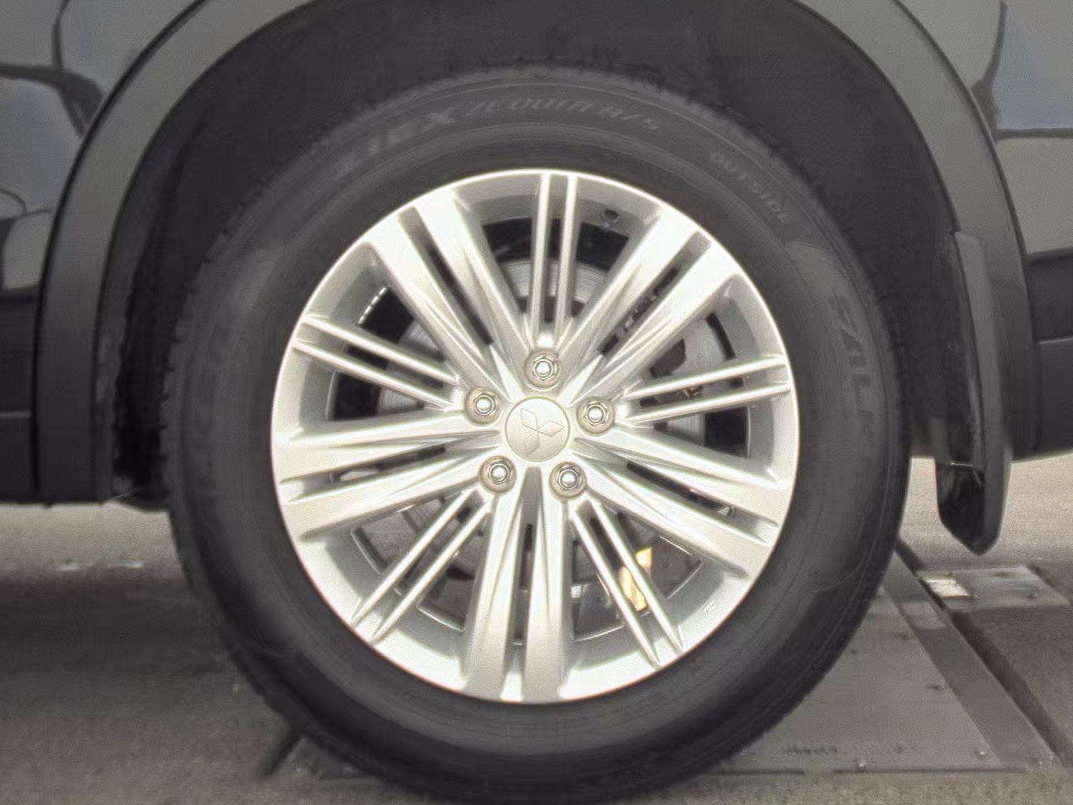 2024 Mitsubishi Outlander ES FWD