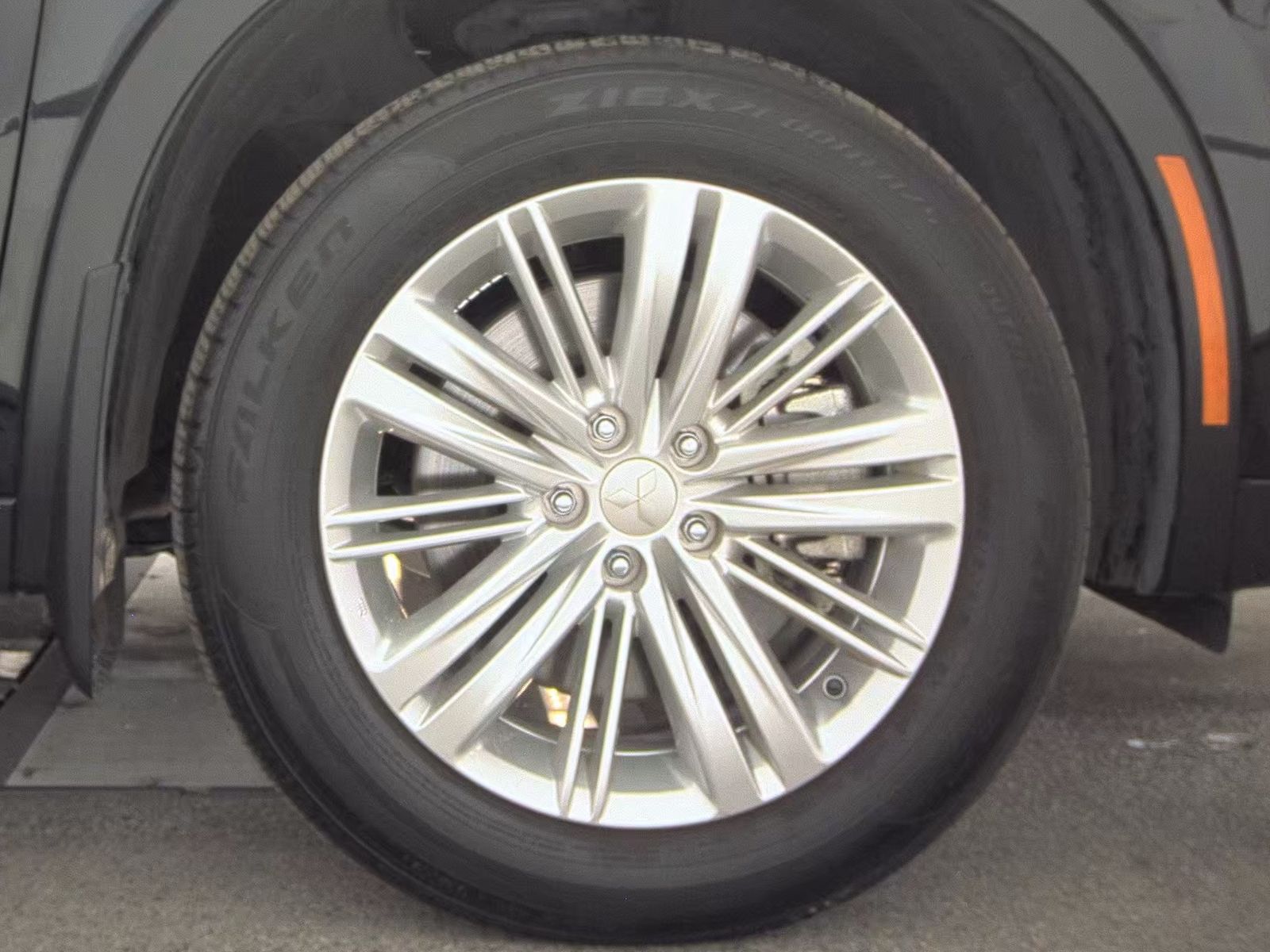 2024 Mitsubishi Outlander ES FWD