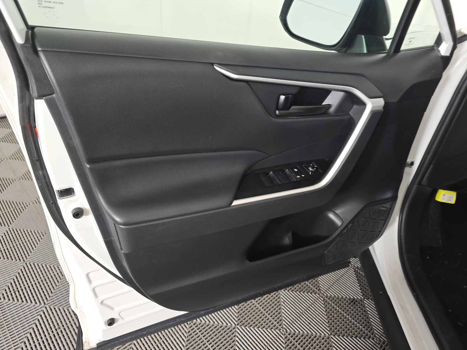 2023 Toyota RAV4 LE FWD