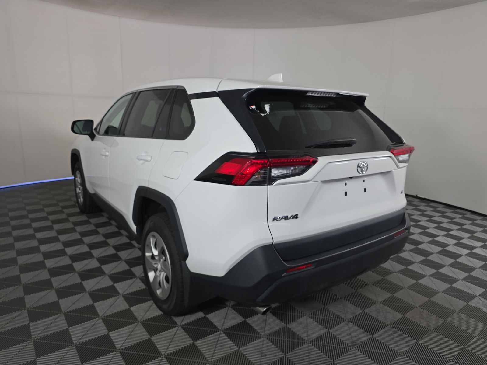 2023 Toyota RAV4 LE FWD