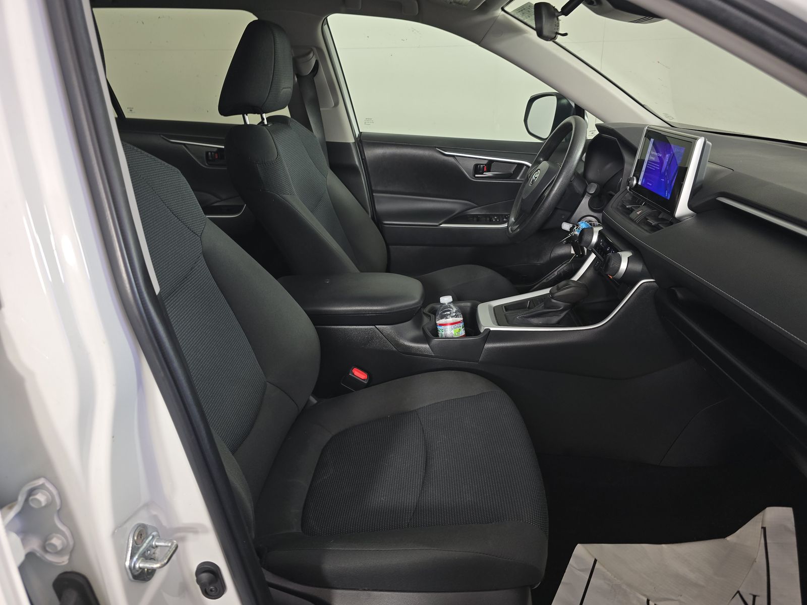 2023 Toyota RAV4 LE FWD