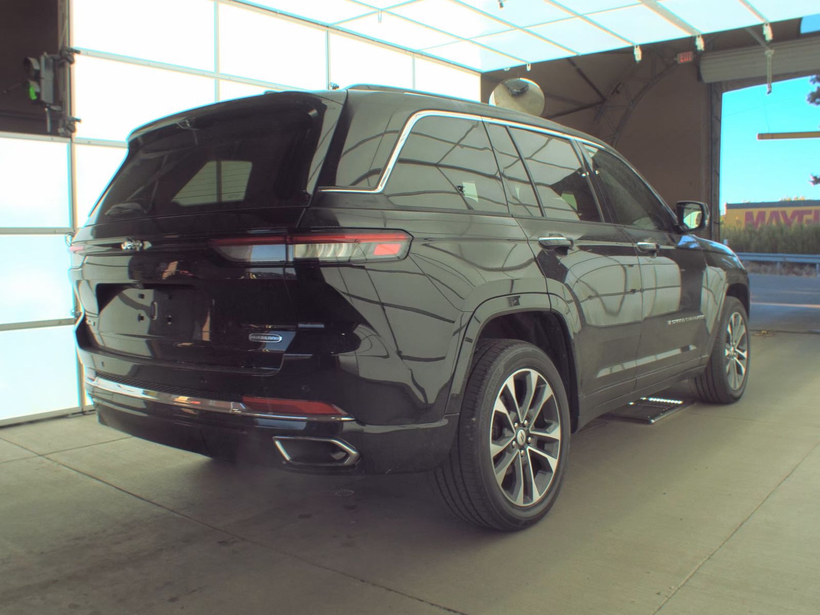 2022 Jeep Grand Cherokee Overland AWD