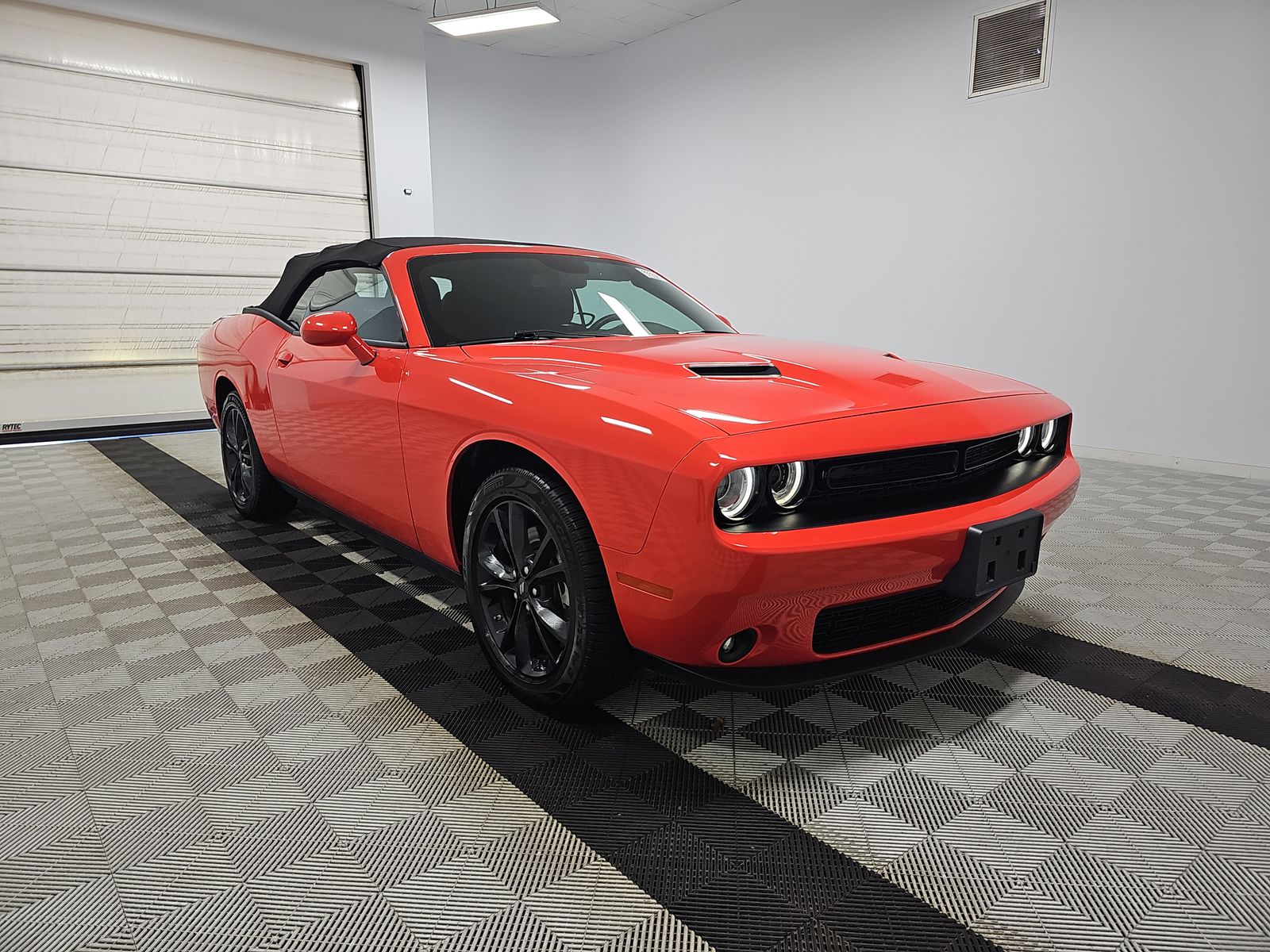 2022 Dodge Challenger SXT AWD