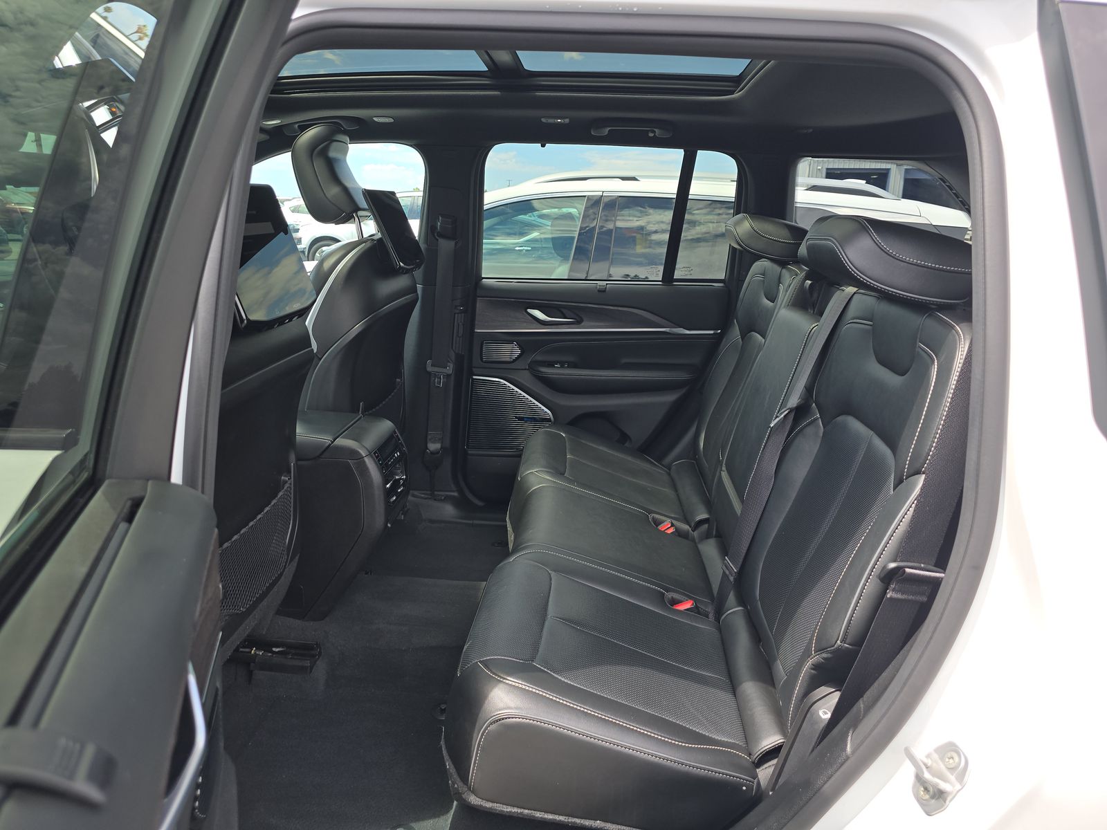 2023 Jeep Grand Cherokee 4xe Overland AWD