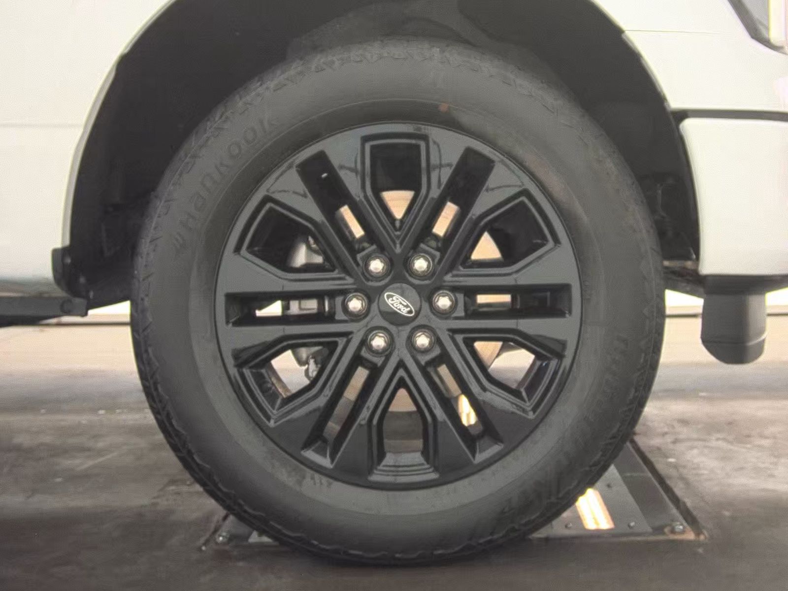 2024 Ford F-150 Lariat AWD