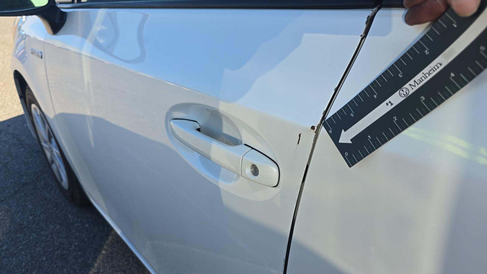 2014 Toyota Prius v Two FWD