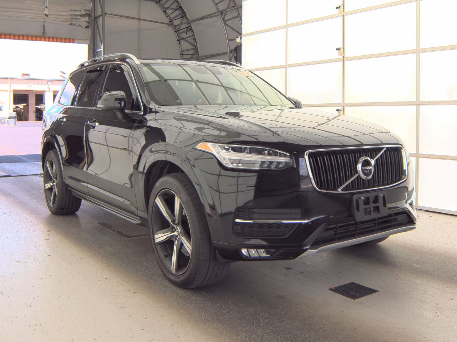 2018 Volvo XC90 T5 Momentum AWD