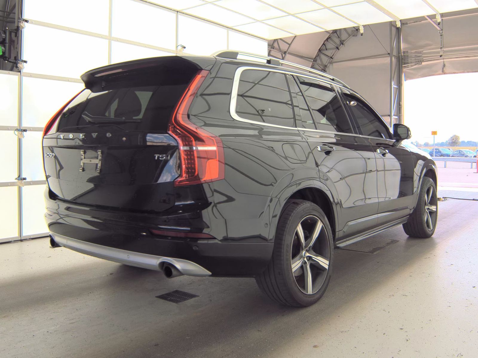2018 Volvo XC90 T5 Momentum AWD