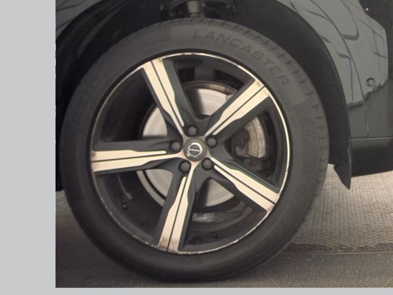 2018 Volvo XC90 T5 Momentum AWD