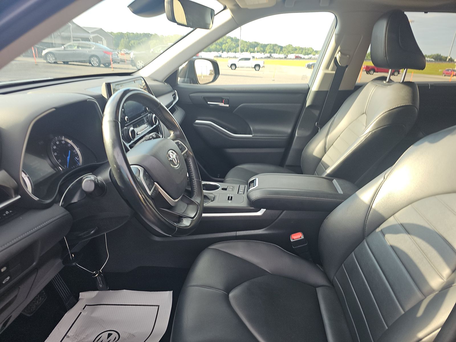 2022 Toyota Highlander Hybrid XLE FWD