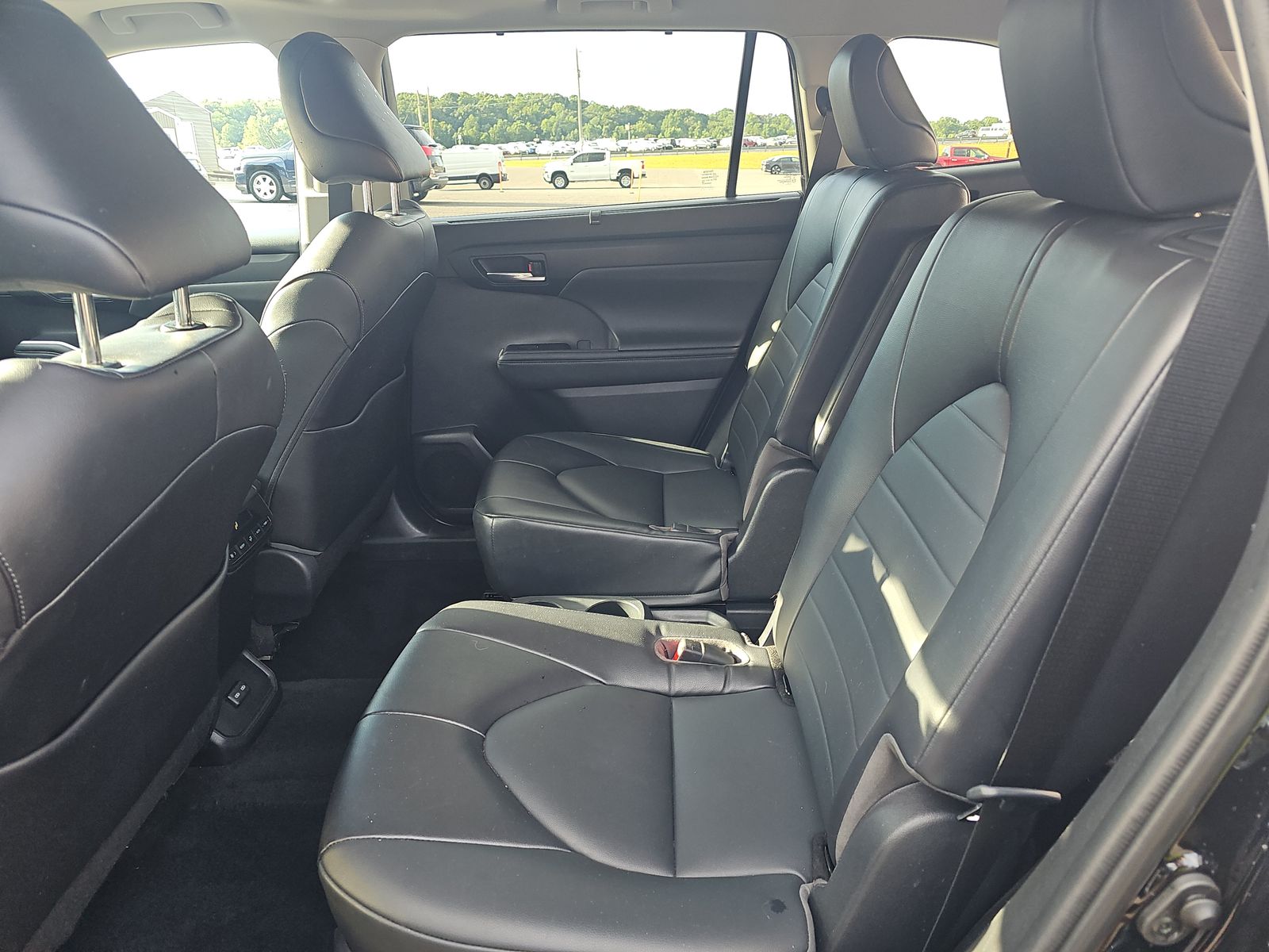 2022 Toyota Highlander Hybrid XLE FWD