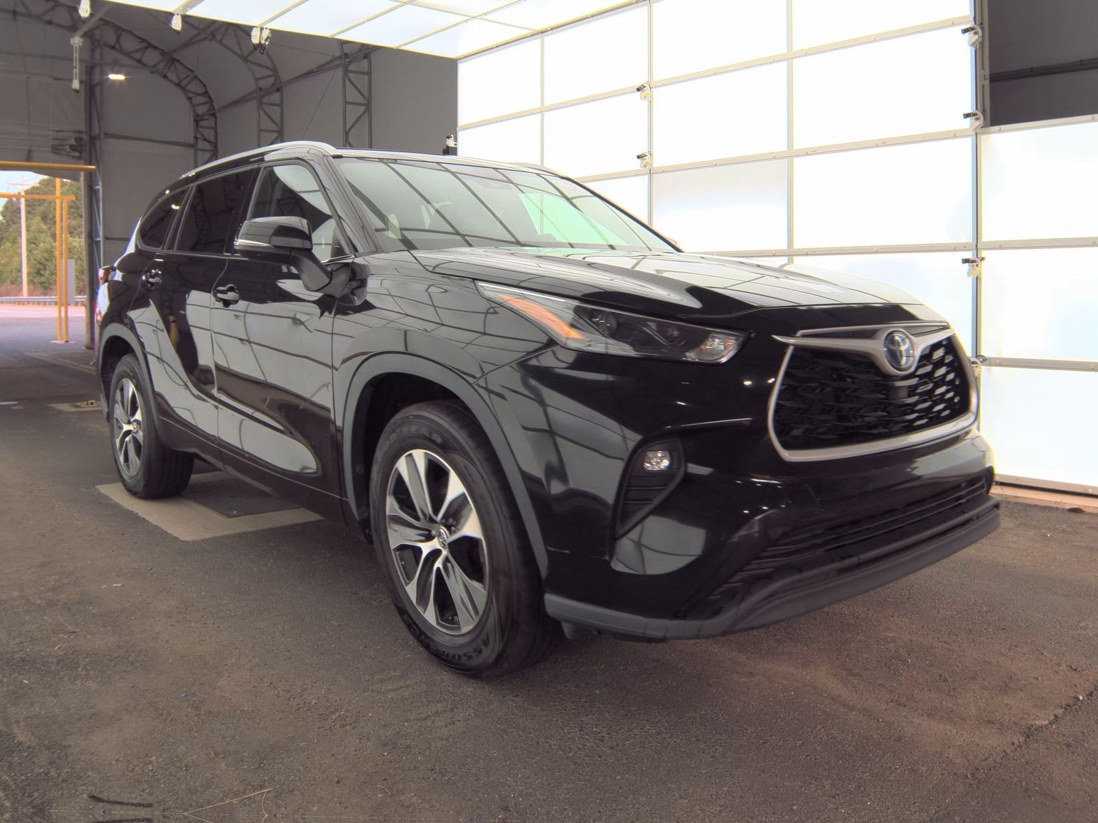 2022 Toyota Highlander Hybrid XLE FWD