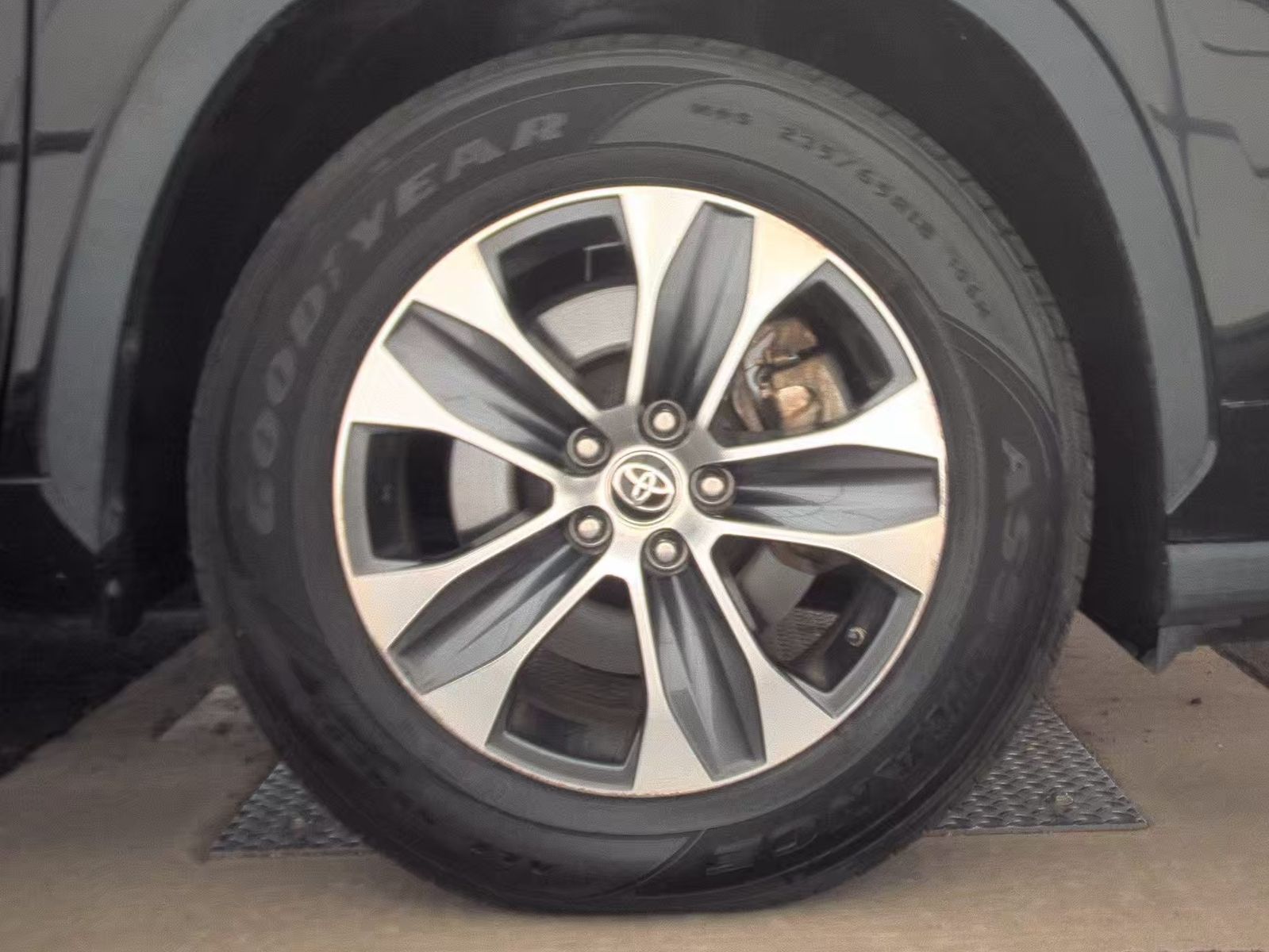2022 Toyota Highlander Hybrid XLE FWD