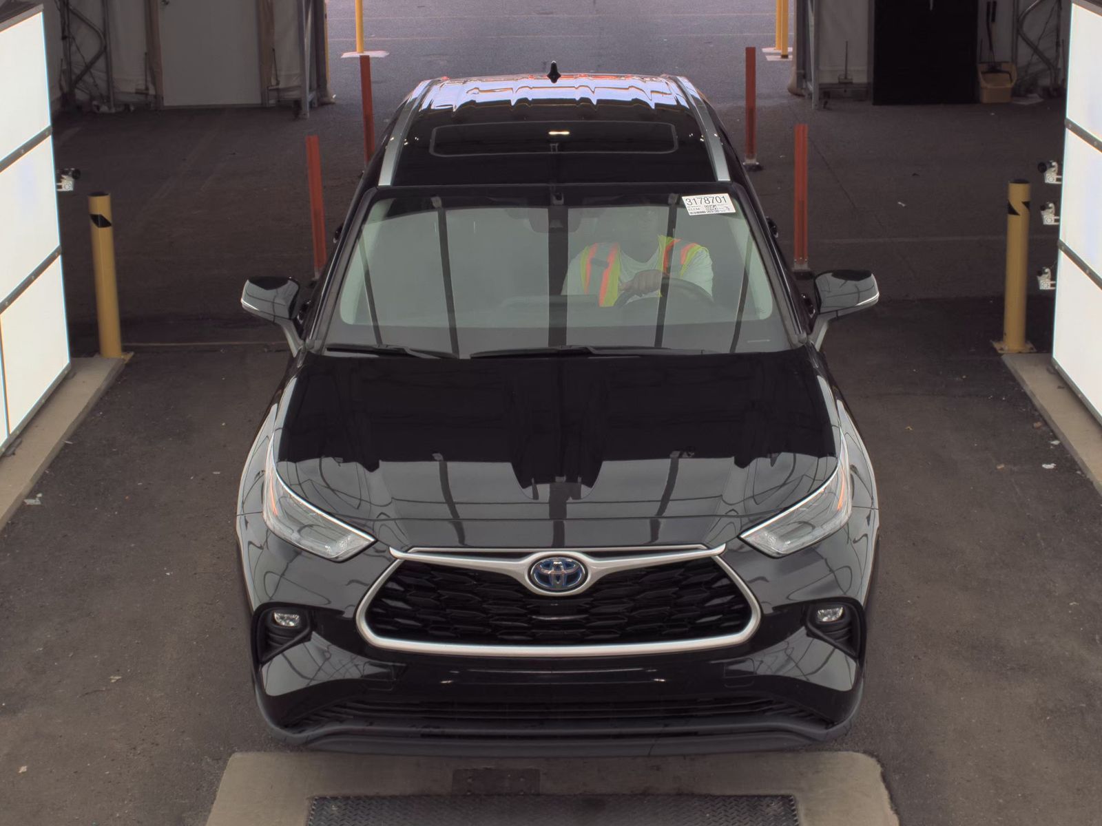 2022 Toyota Highlander Hybrid XLE FWD