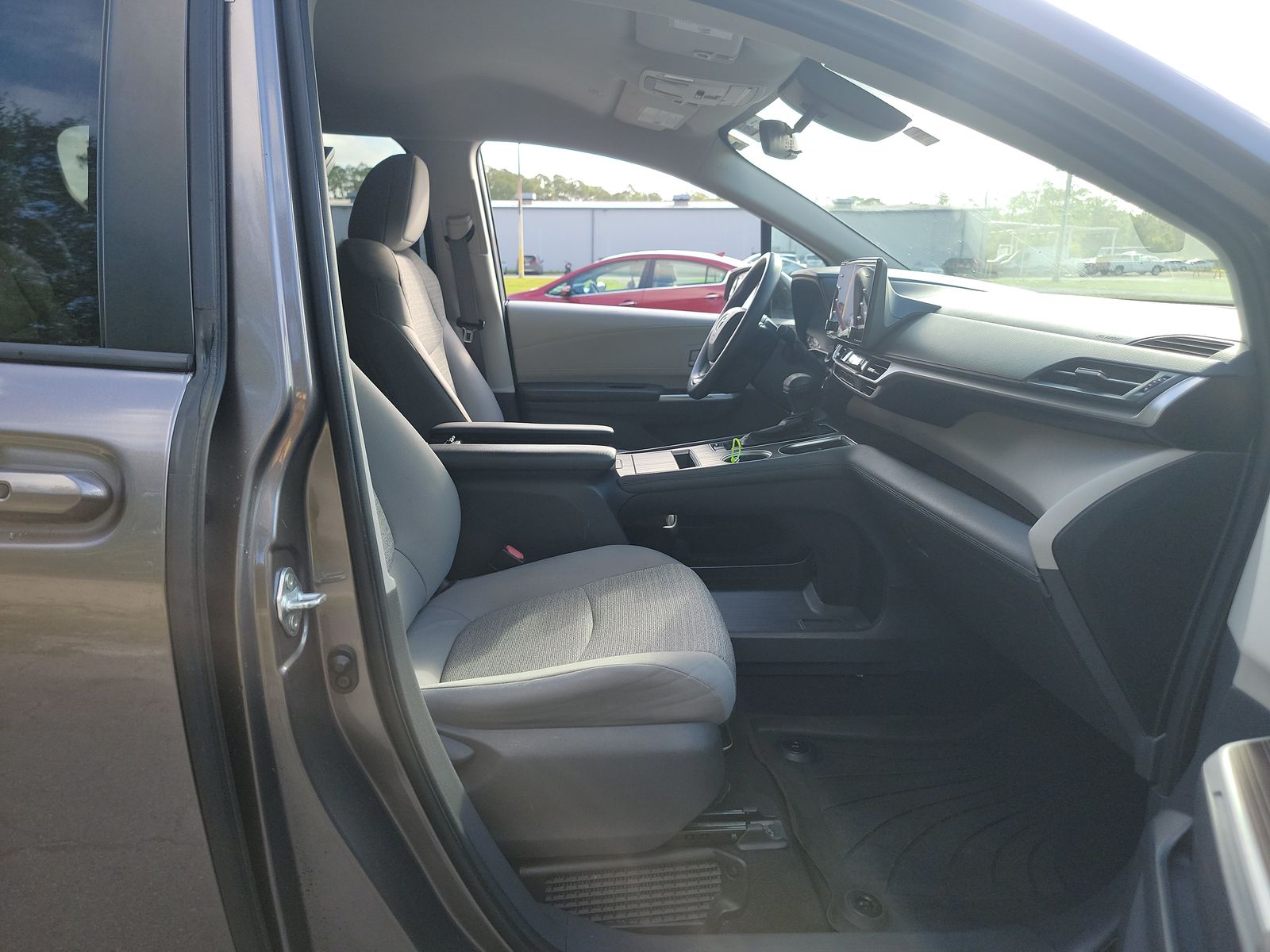 2021 Toyota Sienna LE FWD