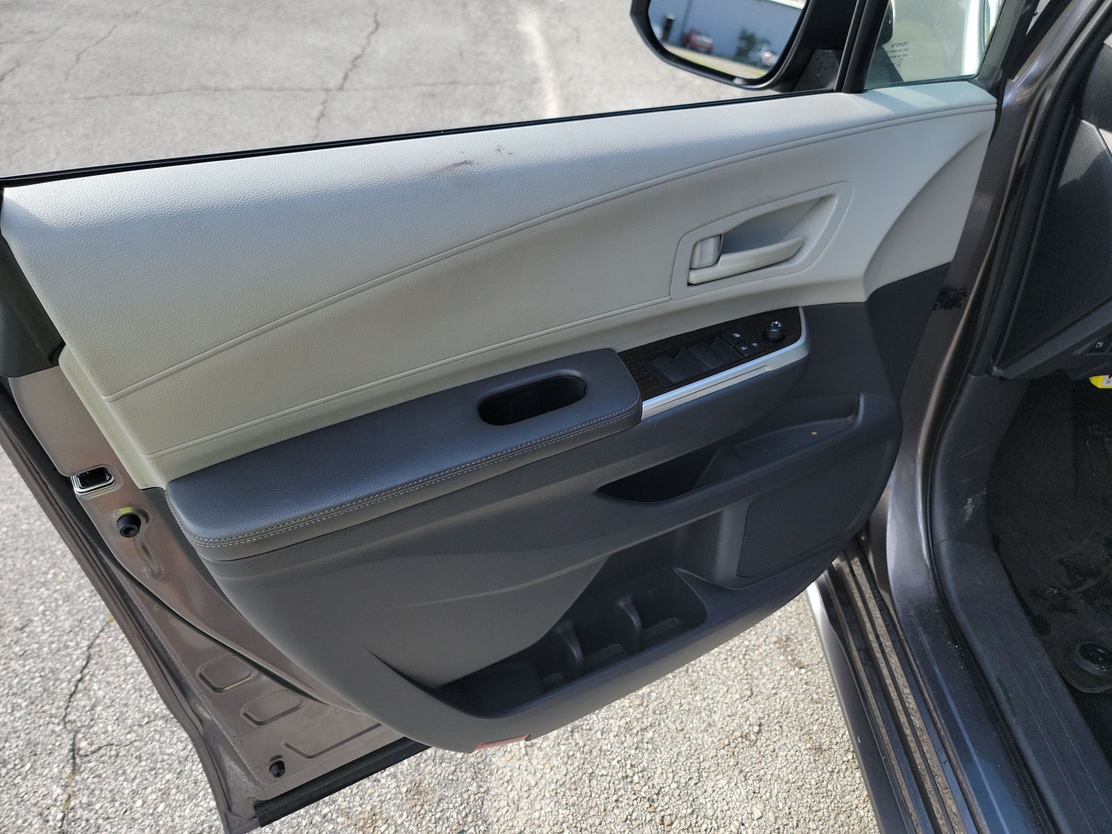 2021 Toyota Sienna LE FWD