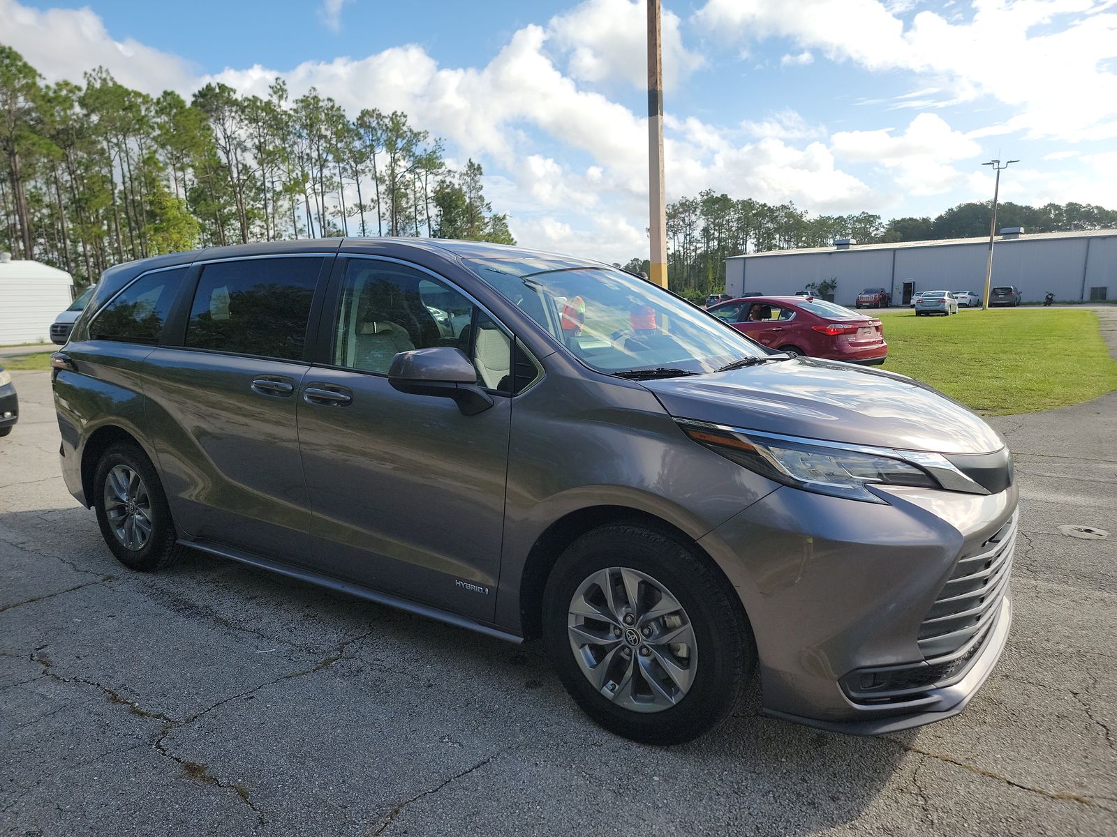 2021 Toyota Sienna LE FWD