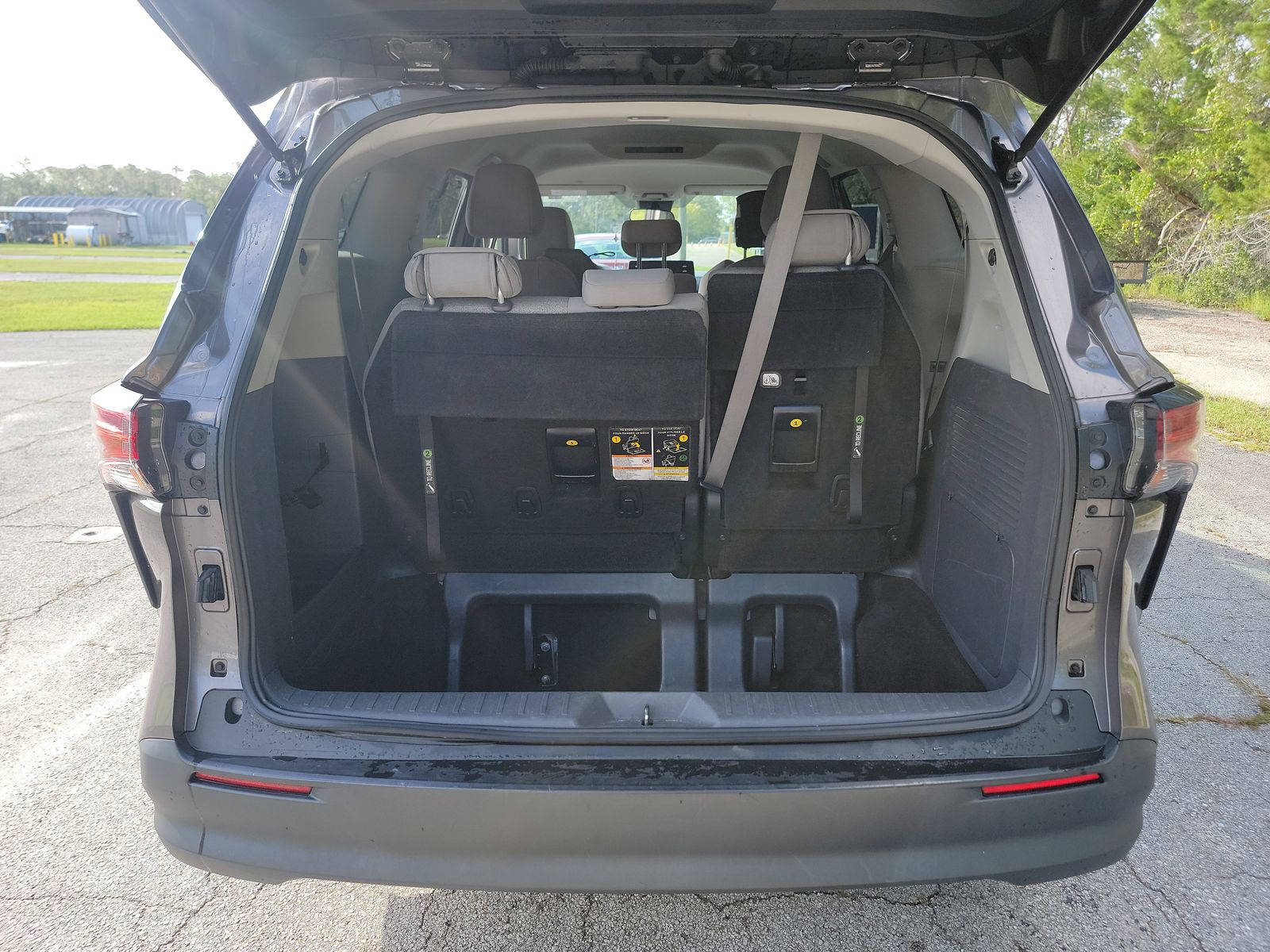 2021 Toyota Sienna LE FWD