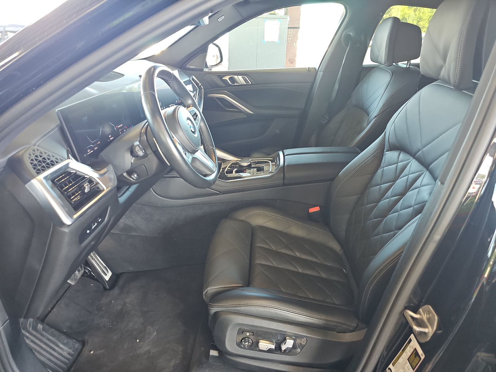 2025 BMW X6 xDrive40i AWD